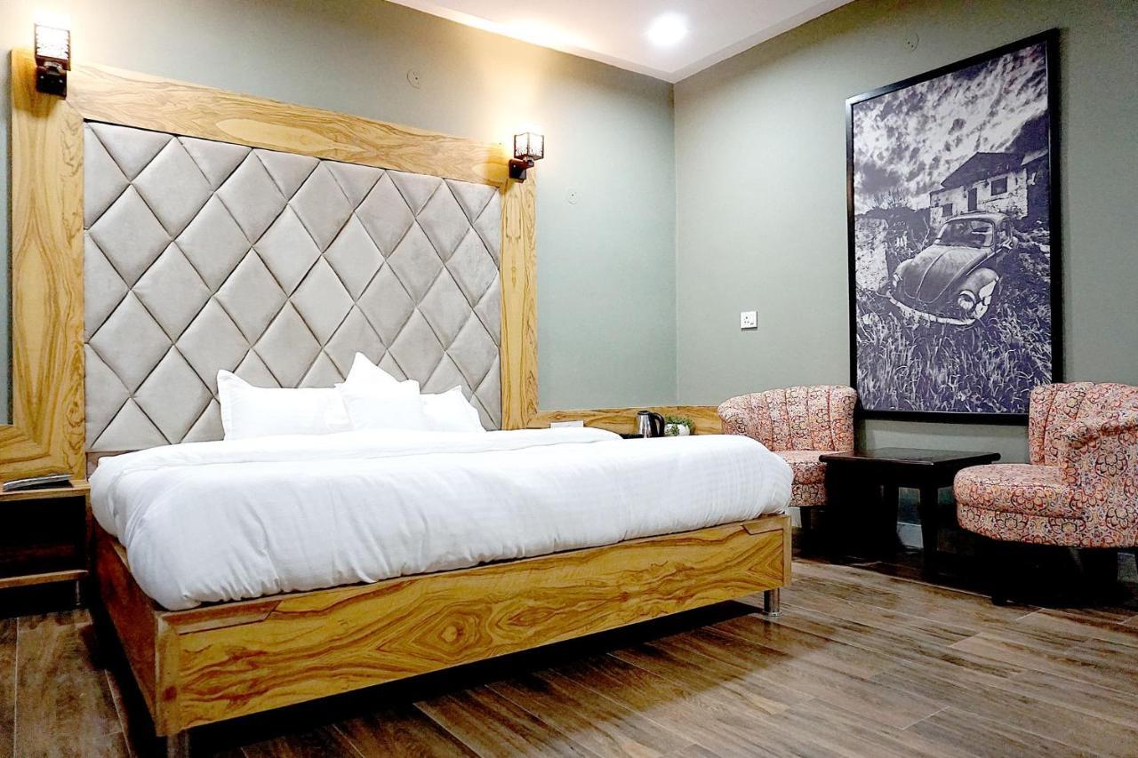 Sl Manor Hill Resort Mussoorie Eksteriør bilde