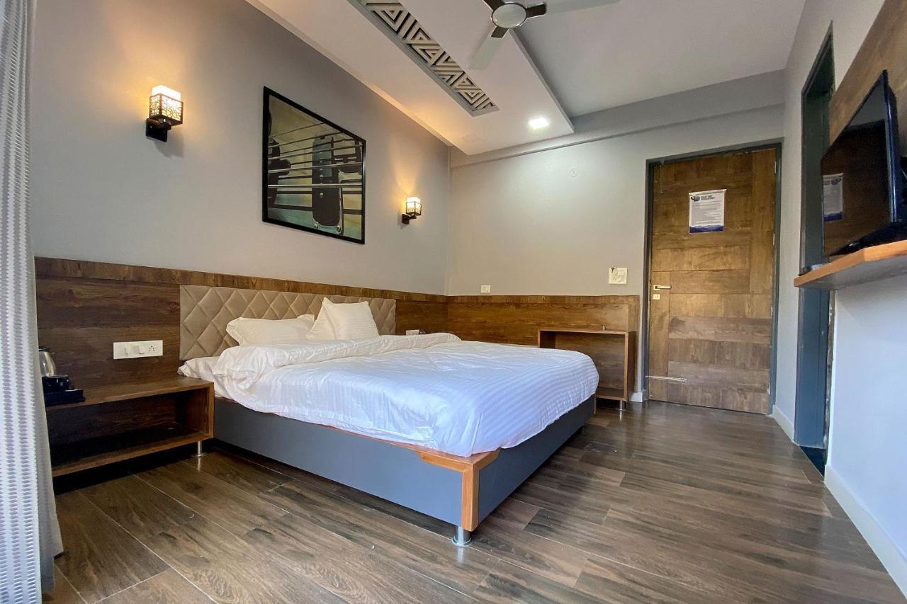 Sl Manor Hill Resort Mussoorie Eksteriør bilde